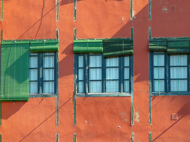 okna s roletami